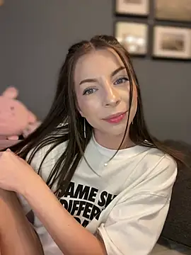 Mia Ethan online show from February 2025 03:05:01 PM