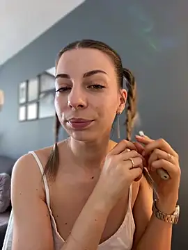 Mia Ethan online show from July 2026 07:20:02 AM