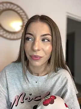 Mia Ethan online show from October 2025 09:21:02 AM