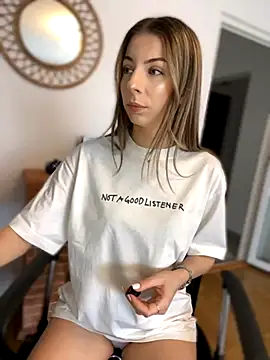 Mia Ethan online show from September 2025 11:32:02 AM