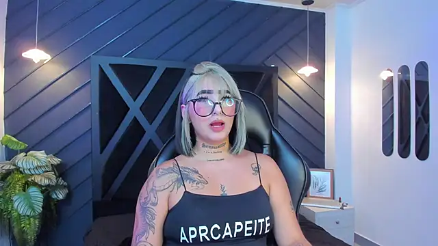 Snapshot of Alahia_Dangelo chatting on September 2025 11:41:01 AM Alahia Dangelo online show from September 2025 11:41:01 AM