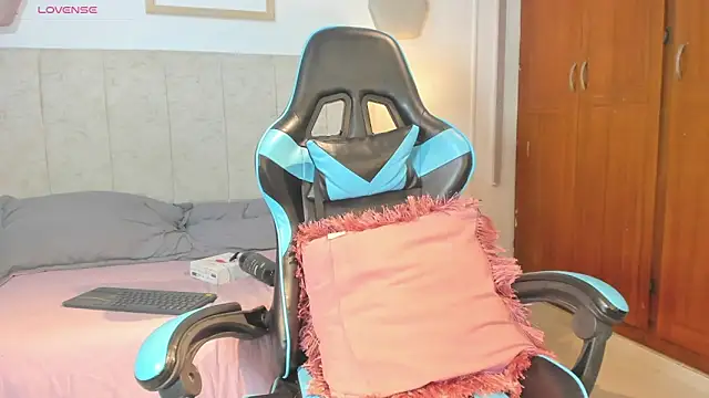  maria foxx  online show from April 2026 04:47:02 PM