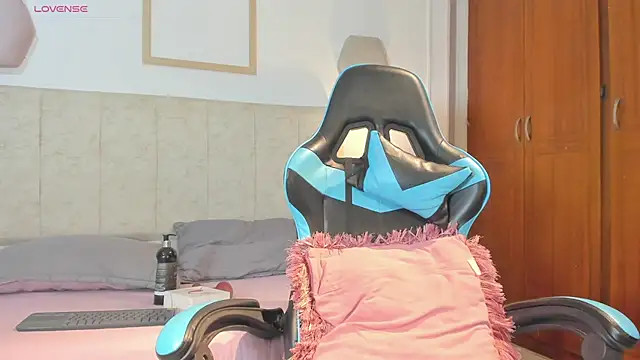  maria foxx  online show from April 2026 04:13:01 PM