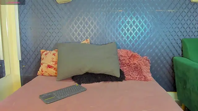  maria foxx  online show from November 2025 06:08:02 PM