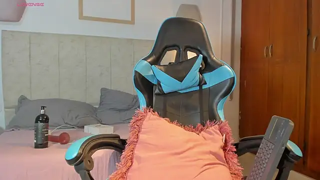  maria foxx  online show from April 2026 06:10:02 PM