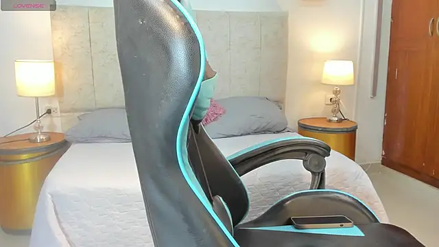  maria foxx  online show from December 2025 06:28:02 PM