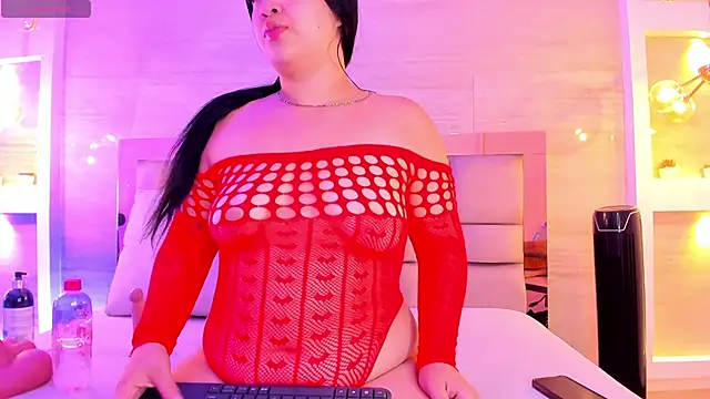 shanon hughes  online show from September 2025 03:43:01 AM