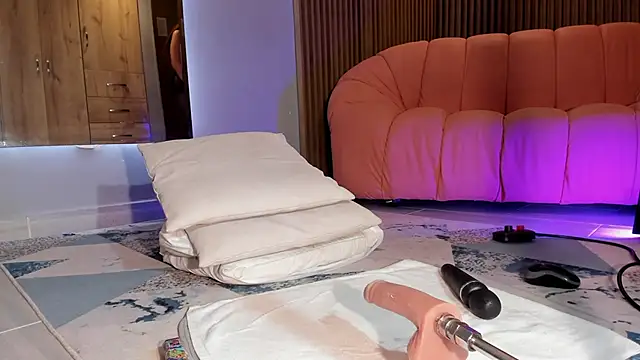 Eilin clio online show from March 2025 10:44:01 PM