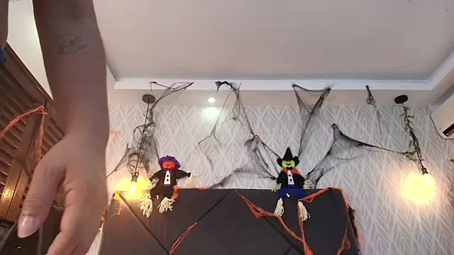 sandy rivas online show from October 2025 12:04:01 PM