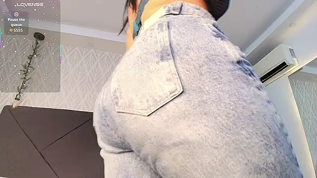 sandy rivas online show from October 2025 01:23:01 PM