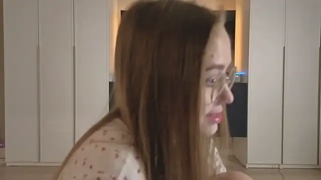 endlesssoffi online show from November 2025 06:41:02 PM