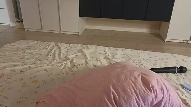 endlesssoffi online show from March 2026 06:26:02 PM