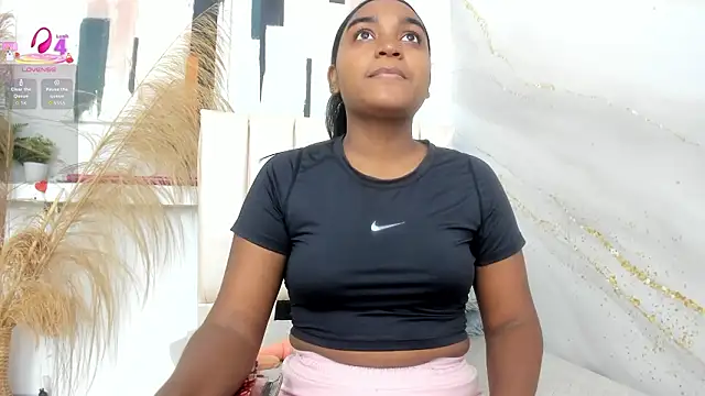 kayna gomez online show from March 2026 07:14:02 PM