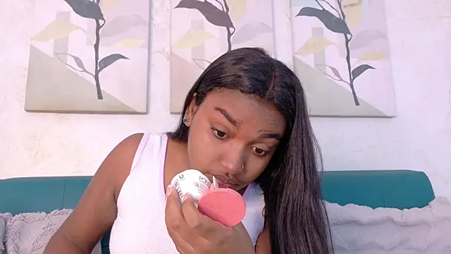 kayna gomez online show from April 2026 06:22:01 PM