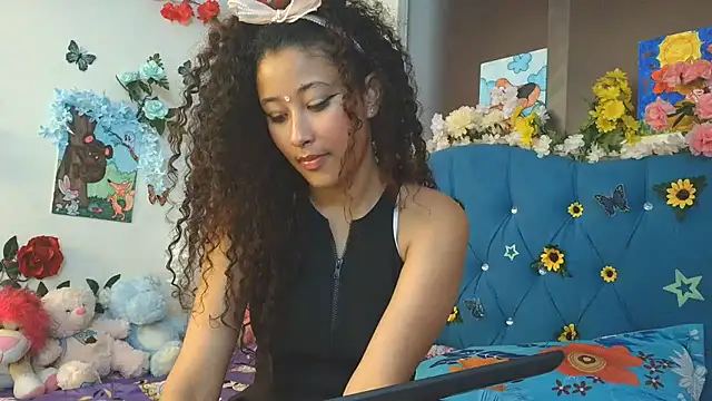 Snapshot of Milkdulce1 chatting on July 2026 01:33:02 PM Milkdulce1 online show from July 2026 01:33:02 PM