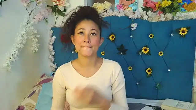 Milkdulce1 online show from May 2026 01:41:01 PM