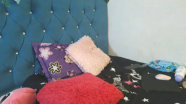 Milkdulce1 online show from January 2026 01:14:01 PM