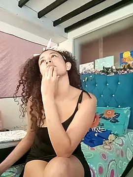 Milkdulce1 online show from April 2026 02:00:01 PM