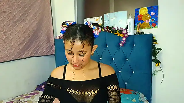 Milkdulce1 online show from March 2026 04:18:02 PM