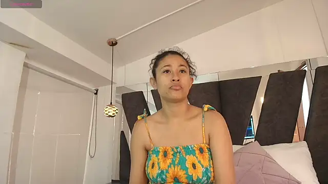 Milkdulce1 online show from November 2025 01:16:02 PM