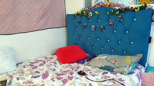 Milkdulce1 online show from April 2026 01:24:01 PM