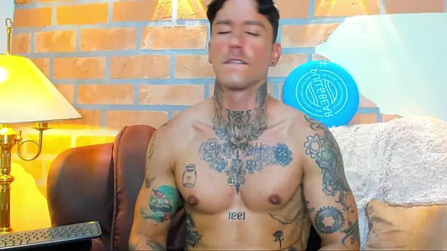 Snapshot of Dylanstonne chatting on March 2025 09:37:02 PM Dylanstonne online show from March 2025 09:37:02 PM