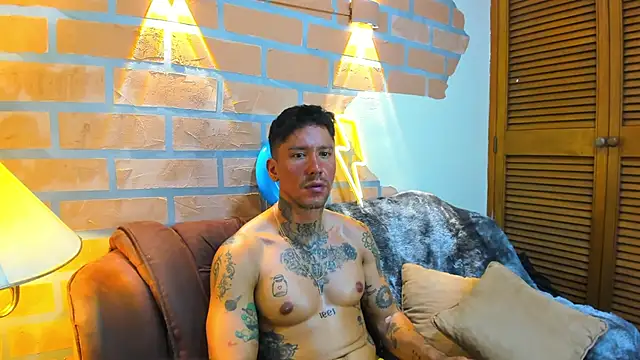 Snapshot of Dylanstonne chatting on March 2025 11:47:02 PM Dylanstonne online show from March 2025 11:47:02 PM