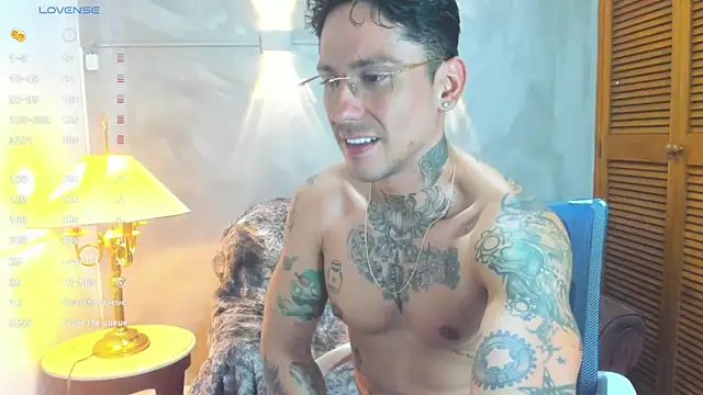 Snapshot of Dylanstonne chatting on January 2025 08:46:02 PM Dylanstonne online show from January 2025 08:46:02 PM