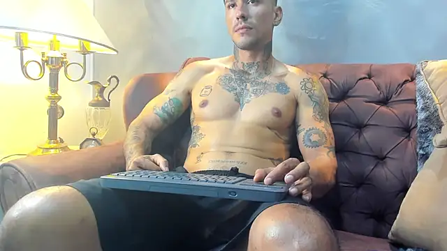 Snapshot of Dylanstonne chatting on January 2025 09:51:02 PM Dylanstonne online show from January 2025 09:51:02 PM