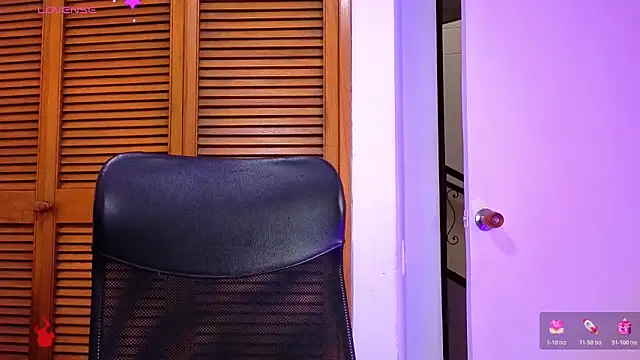 Dylanstonne online show from November 2025 08:42:02 PM