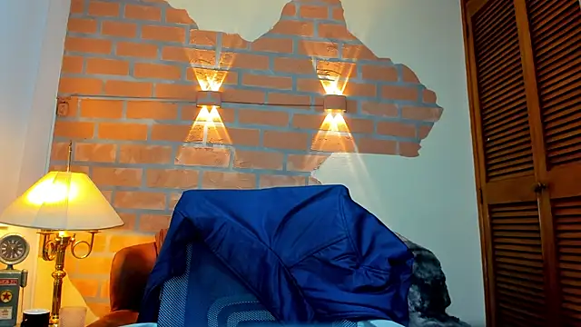 Snapshot of Dylanstonne chatting on March 2025 01:21:02 AM Dylanstonne online show from March 2025 01:21:02 AM