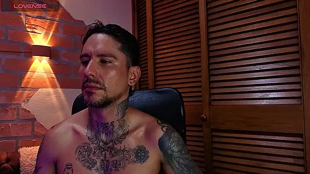 Dylanstonne online show from November 2025 09:04:01 PM