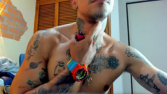 Snapshot of Dylanstonne chatting on March 2025 10:17:01 PM Dylanstonne online show from March 2025 10:17:01 PM