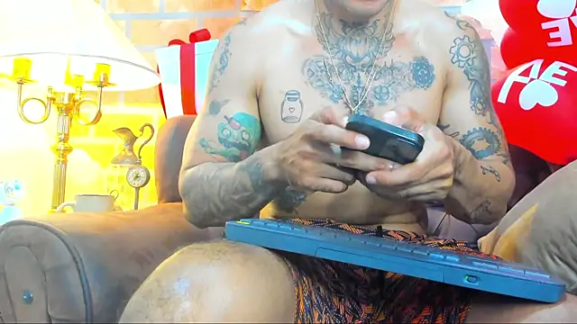 Snapshot of Dylanstonne chatting on February 2025 01:14:02 PM Dylanstonne online show from February 2025 01:14:02 PM