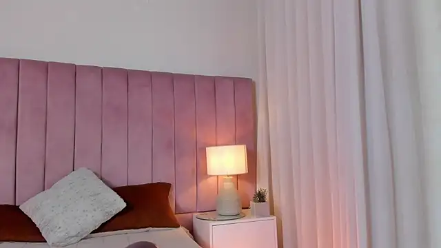 Aleja arango1 online show from October 2025 09:27:02 PM