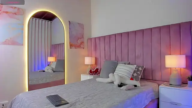 Aleja arango1 online show from November 2025 10:54:01 PM