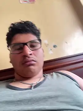 Snapshot of Ruk436 chatting on December 2024 07:07:01 PM Ruk436 online show from December 2024 07:07:01 PM