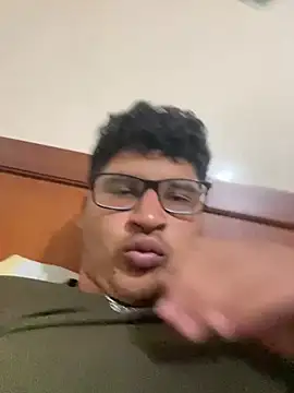 Snapshot of Ruk436 chatting on December 2024 01:18:02 AM Ruk436 online show from December 2024 01:18:02 AM