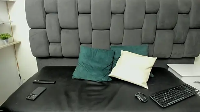 Snapshot of Yef_Thin chatting on February 2025 03:45:02 AM Yef Thin online show from February 2025 03:45:02 AM