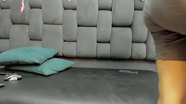 Snapshot of Yef_Thin chatting on February 2025 10:42:02 AM Yef Thin online show from February 2025 10:42:02 AM