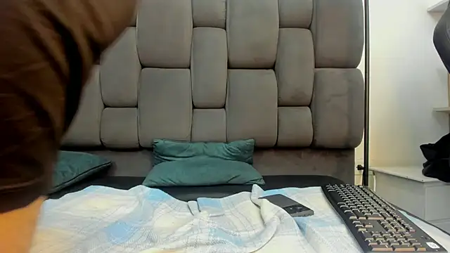 Snapshot of Yef_Thin chatting on March 2025 06:40:02 PM Yef Thin online show from March 2025 06:40:02 PM