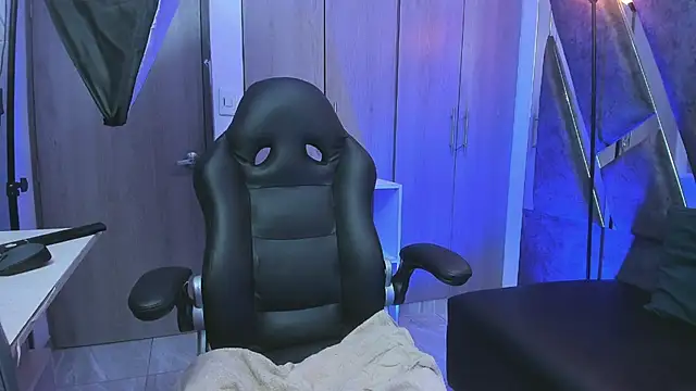 Snapshot of Yef_Thin chatting on September 2025 03:24:01 AM Yef Thin online show from September 2025 03:24:01 AM