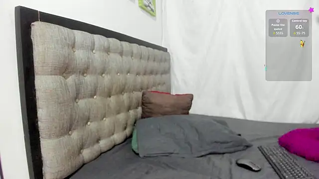 emi henao online show from November 2025 12:22:01 PM