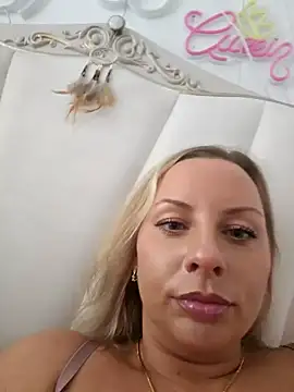 Sparkle2206 online show from October 2025 01:01:01 PM