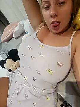 Sparkle2206 online show from October 2025 09:15:02 PM