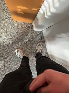 Snapshot of kareem0010 chatting on February 2025 03:05:02 PM kareem0010 online show from February 2025 03:05:02 PM