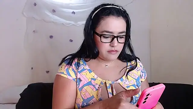 maraa lee online show from April 2026 09:43:02 PM