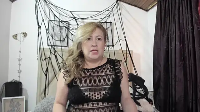 MonyCassius online show from October 2025 12:02:02 PM