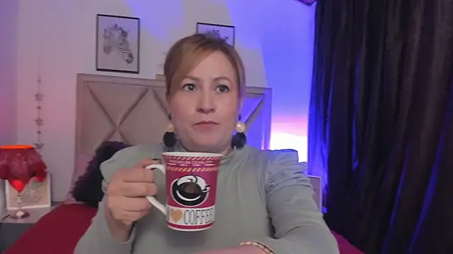 MonyCassius online show from February 2026 01:12:01 PM