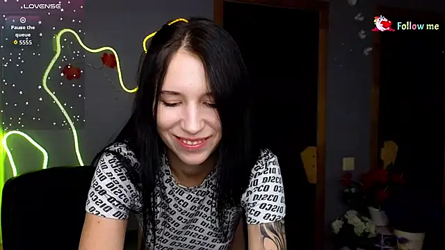 Snapshot of KarolinaBlacks chatting on November 2025 06:50:02 AM KarolinaBlacks online show from November 2025 06:50:02 AM